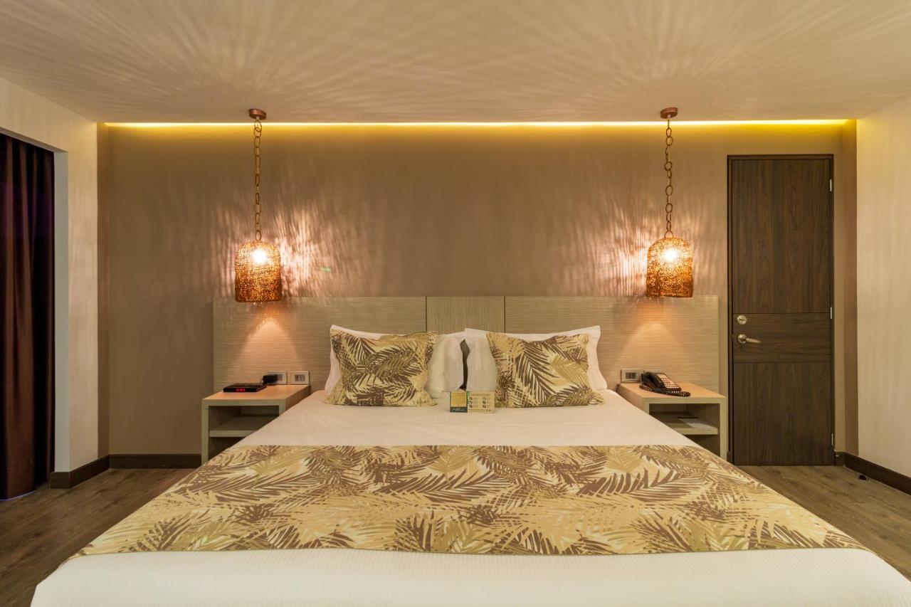 Hotel Mocawa Plaza Armenia Zimmer foto