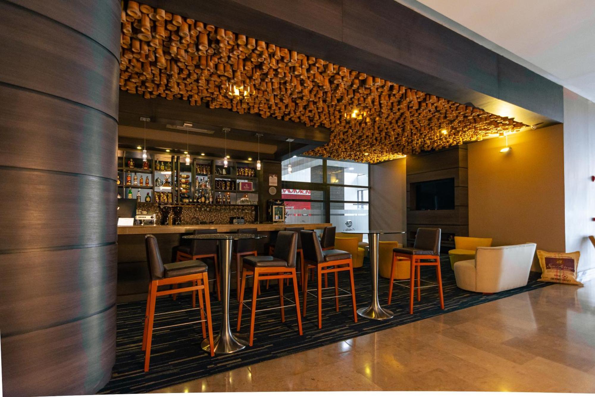 Hotel Mocawa Plaza Armenia Exterior foto